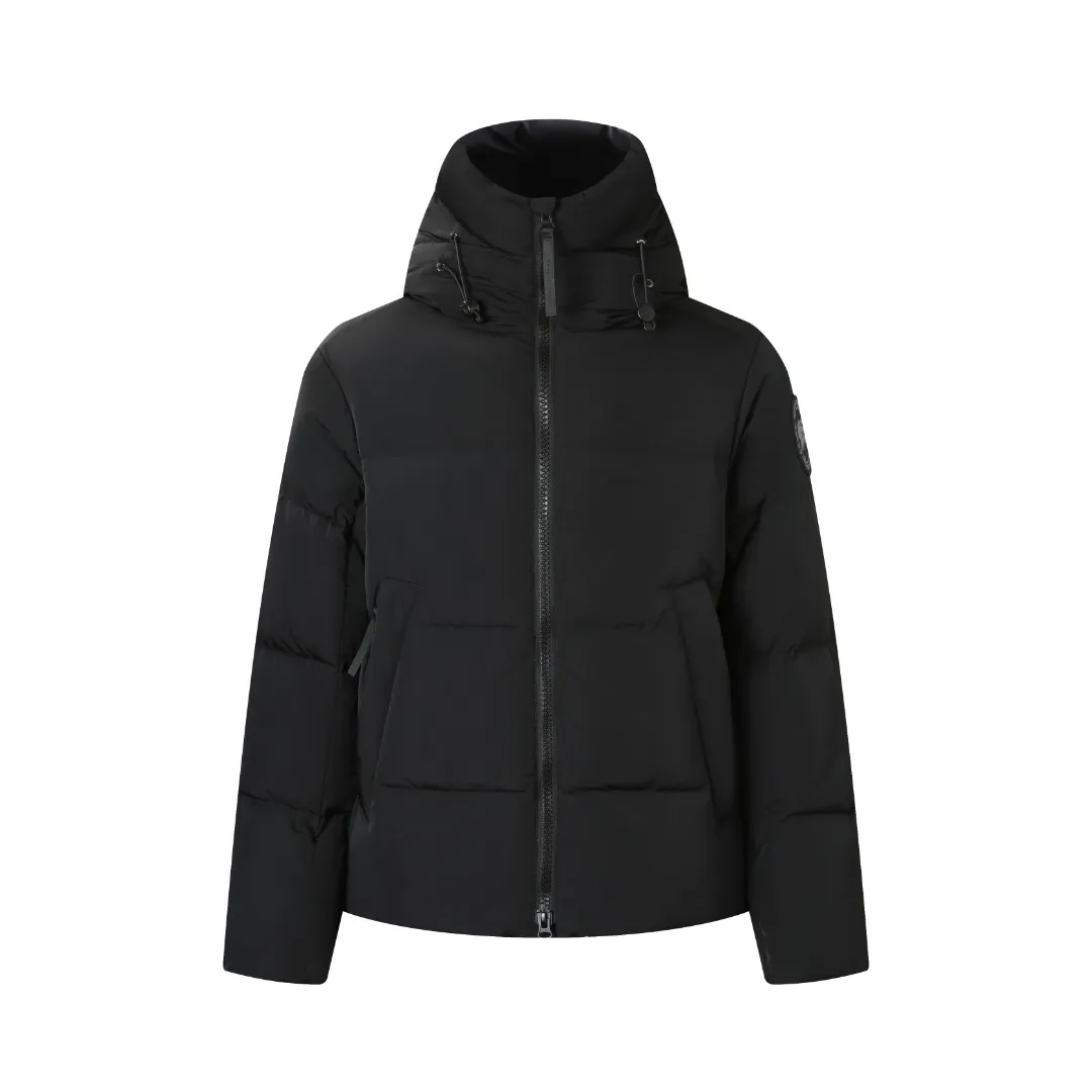 P980 Canada Goose hooded down jacket Fabric selection: Weaved with 400T high-count yarn. After special water-repellent treatment, the surface forms a lotus leaf effect - raindrops will slide down in beads, and snow particles will fall off when touched. The tear resistance reaches 200N (approximately 20kg load-bearing), the light gray matte texture breaks the stereotype of "outdoor clothing = hardcore", and the soft luster presents a high-end matte effect under urban neon lights, seamlessly switching scenes from ski resorts to CBD office buildings.  Process 1: Use polyester woven ribbons as the base, and use high-precision computer embroidery to decorate the brand letters on the ribbons. The edges of the pattern are clear, the stitches are fine and even, and multiple layers of embroidery threads are stacked to enhance the three-dimensional effect.  Process 2: Precision thread reinforcement to prevent velvet drilling and ensure that the fluffy and resilient elasticity lasts as new.  Details: The embedded cuffs are three-dimensionally woven to form a "wavy" elastic structure, forming natural folds when fitting the wrist, increasing the contact area with the skin, thus improving the windproof effect. At the same time, micro-velvet treatment is added to the inside of the cuffs, which feels like a second layer of skin and avoids friction on the skin from metal zippers or hard fabrics.  90 national standard high-quality white duck down: selected high-loft down, weighing 240g, light and warm, with excellent temperature locking performance and good resilience.  Accessories: 1:1 customized armband, 1:1 customized zipper pendant, 1:1 customized elastic buckle, etc. SIZE: S M L XL